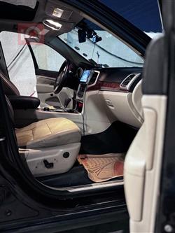 جیپ گراند شیرۆکی